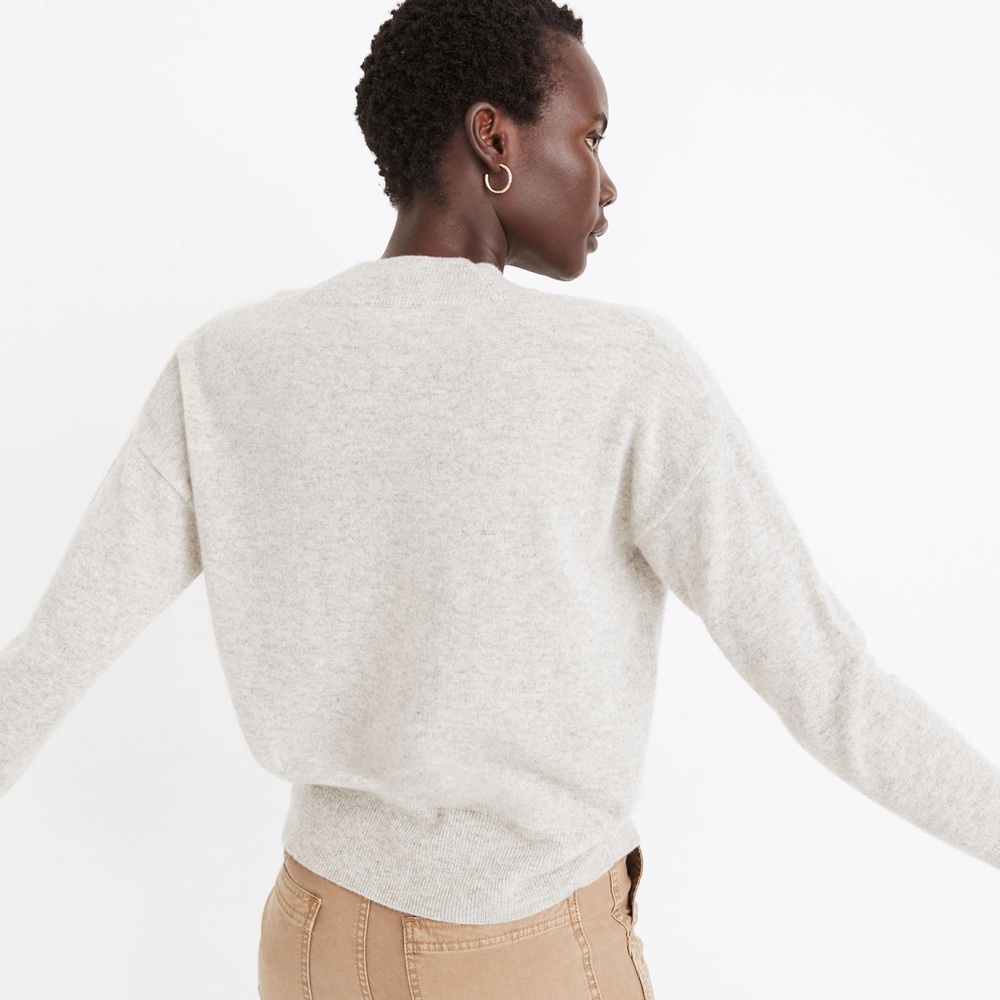Madewell Cashmere V-Neck Sweater in Heather Shawdow - Picture 3 of 7